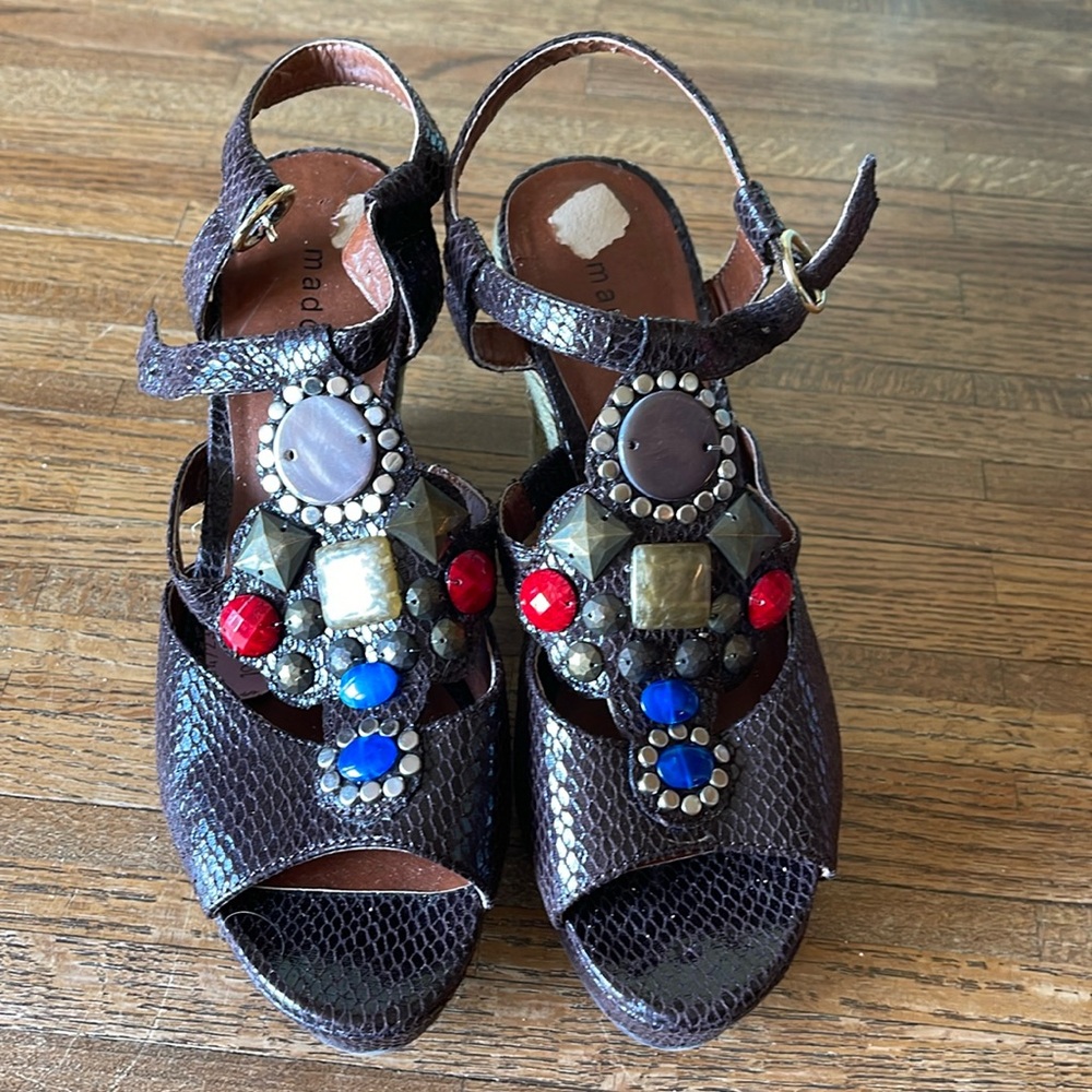 STEVE MADDEN SHANTELL HANDMADE SANDALS 6